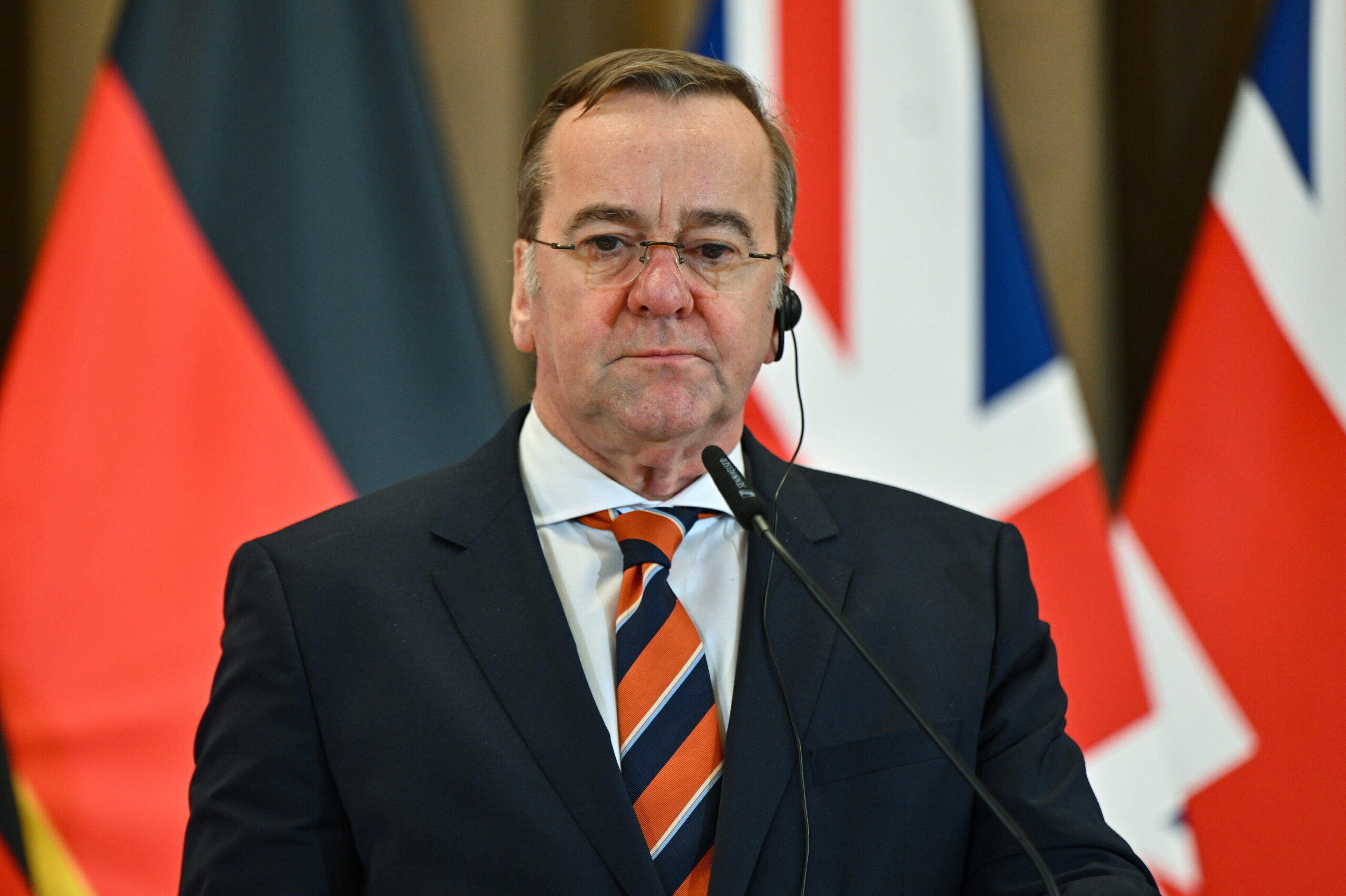 Vokietijos gynybos ministras: JAV prezidento retorika Putino atžvilgiu kelia nerimą Europoje