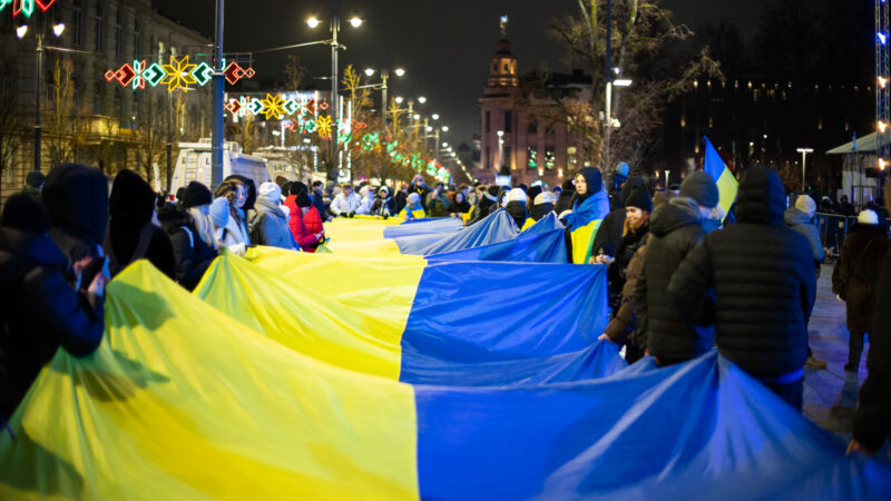 Ketvirti karo Ukrainoje metai: 4 mln. eurų ir žinia, kurią išgirdę aikštėje nutilo visi