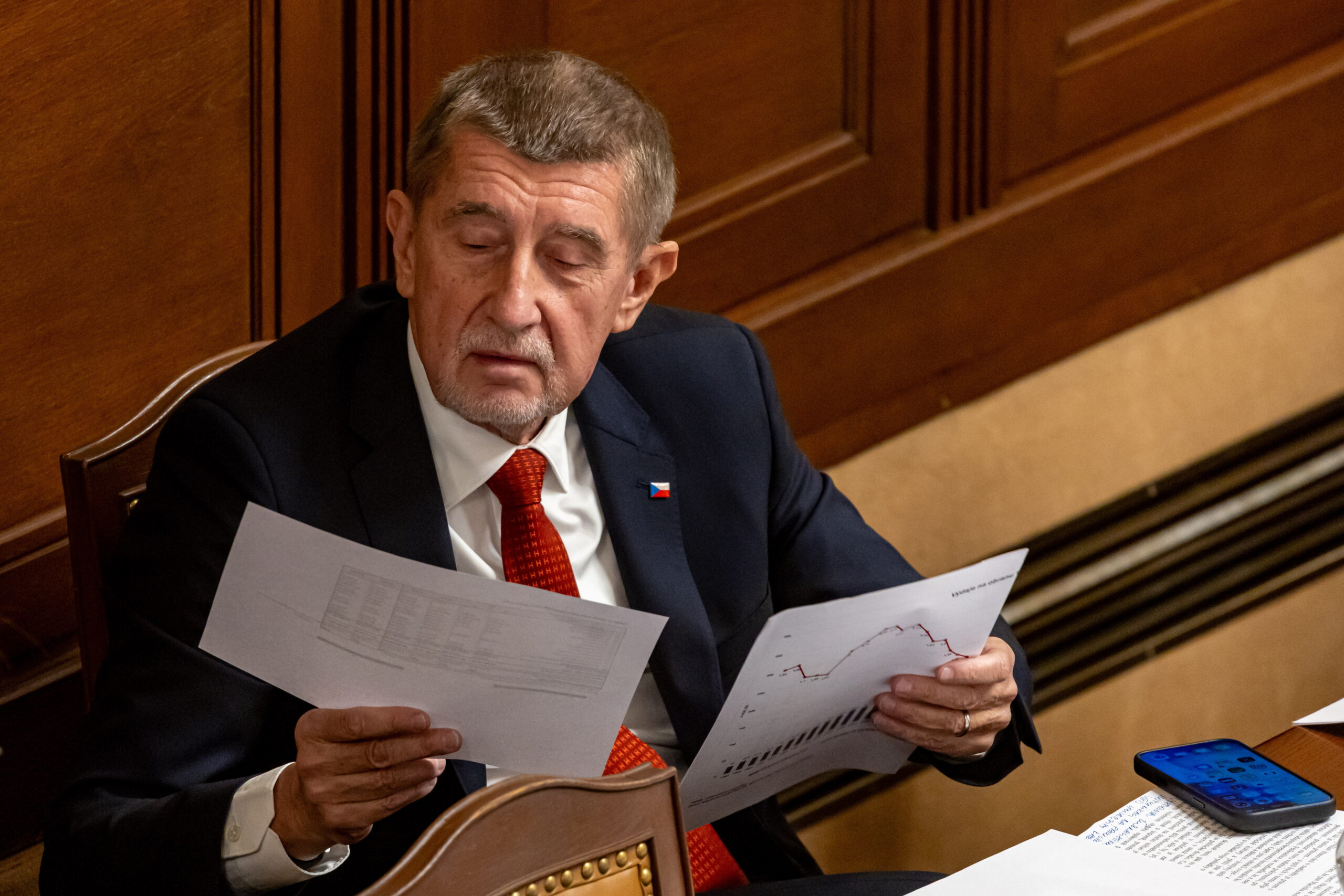 Čekija rizikuoja savo reputacija Aljanse: po pažado dėl 5 proc. – žingsnis atgal