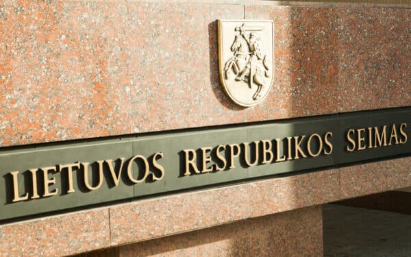 Alytaus mokyklos skandalas plečiasi: mokytojai situaciją aiškinsis Seime ir Prezidentūroje