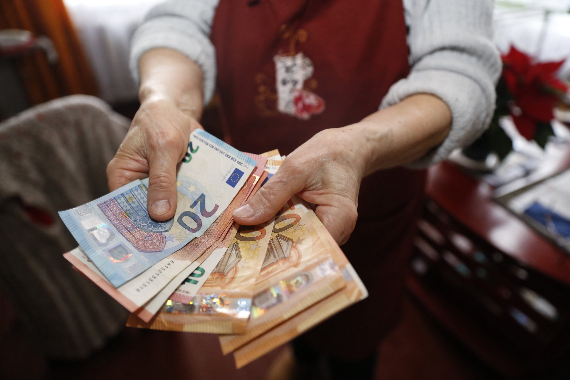 Pensijų pinigai išleisti greičiau nei tikėtasi: prekybininkai pamatė aiškią tendenciją
