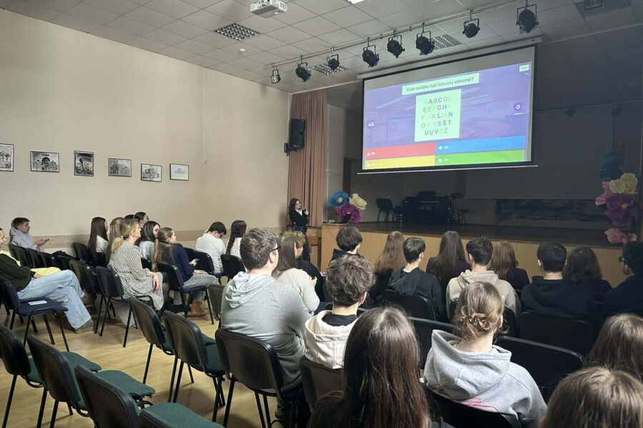 Gimnazijoje mokiniai nubalsavo dėl pokyčių: paaiškėjo, kurie projektai bus įgyvendinti