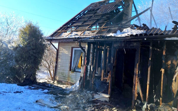 Naktinis siaubas Šeduvoje: padegtas namas su žmonėmis, byla pasiekė teismą