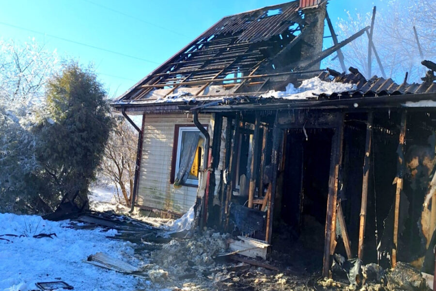 Naktinis siaubas Šeduvoje: padegtas namas su žmonėmis, byla pasiekė teismą