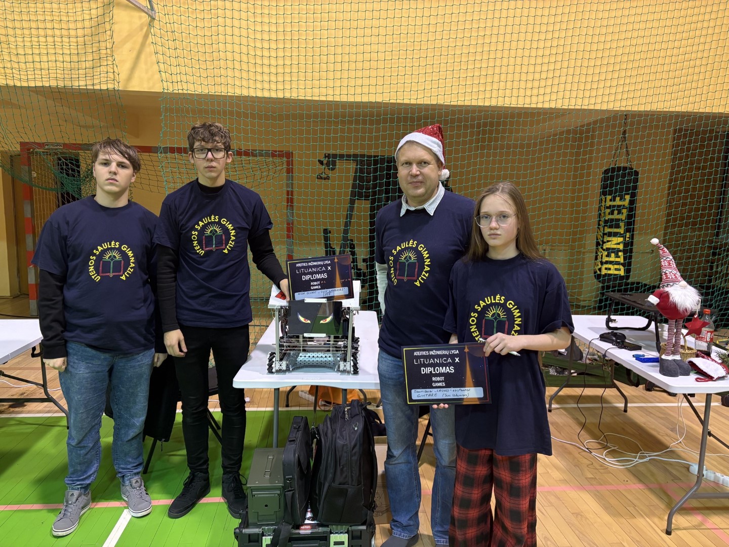 Utenos „Saulės“ gimnazijos komanda kuria robotikos istoriją