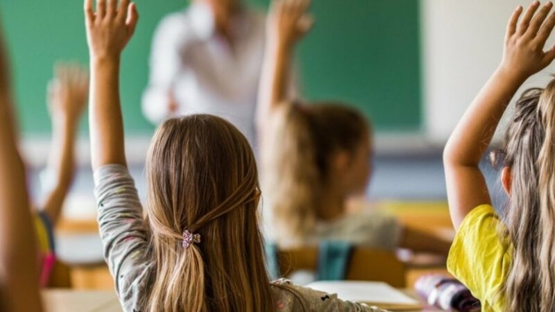 Atskleista pavojinga tendencija: mokyklose sensta mokytojai, sprendimų reikia dabar