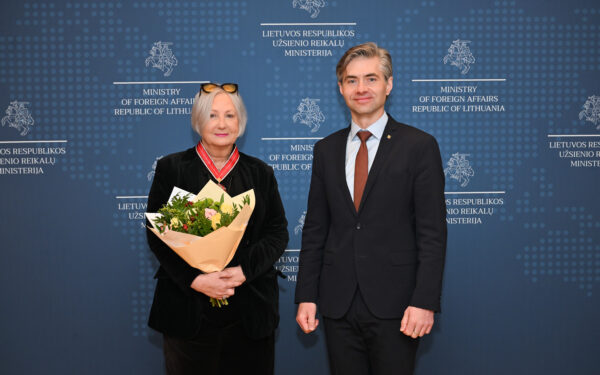 Už indėlį į diplomatijos paveldo įamžinimą apdovanota režisierė A. Lukošiūnienė