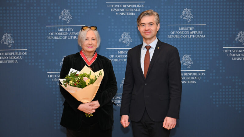 Už indėlį į diplomatijos paveldo įamžinimą apdovanota režisierė A. Lukošiūnienė