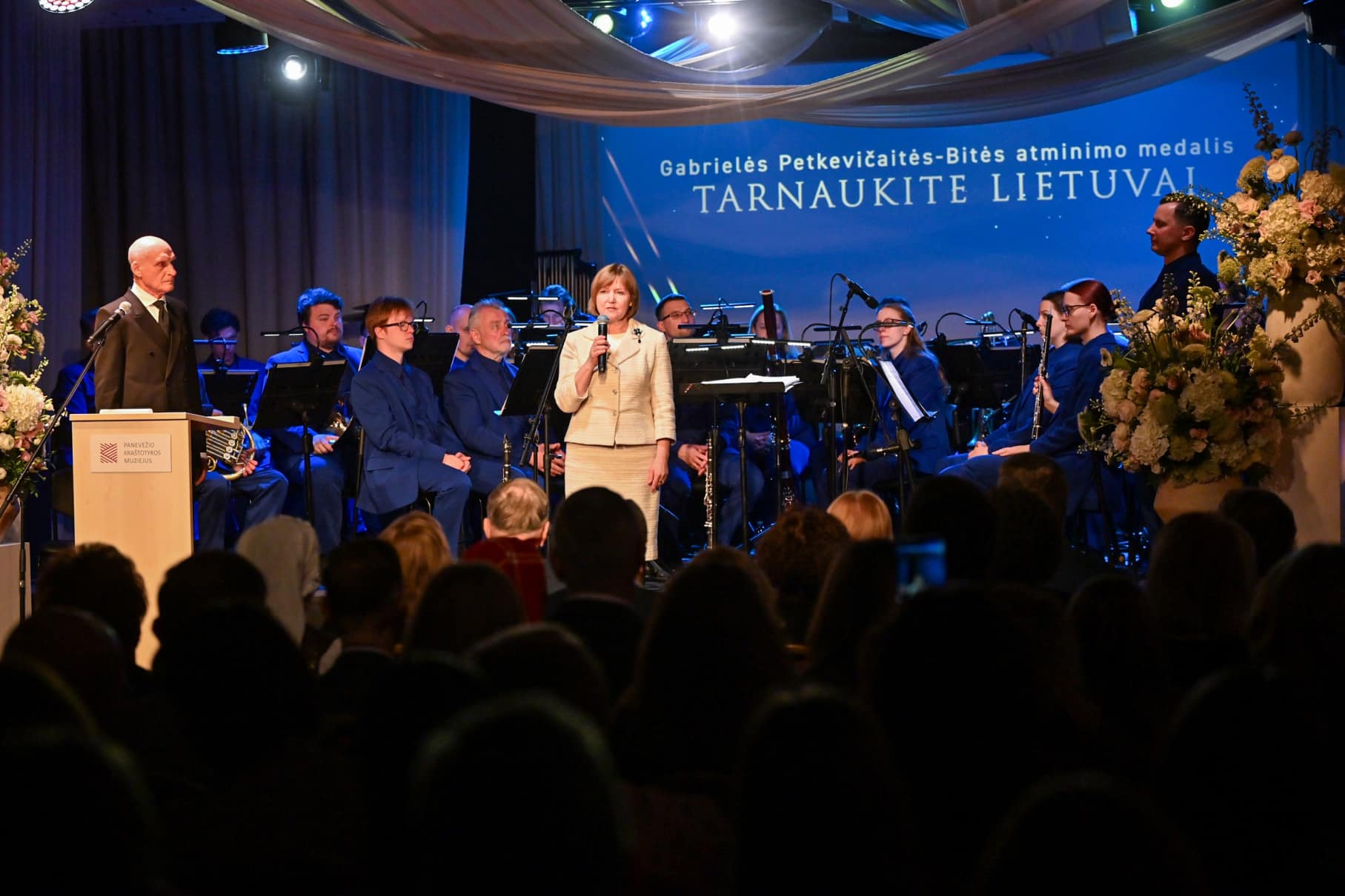 Panevėžyje pagerbti išskirtiniai žmonės, įteikti ir reikšmingi apdovanojimai