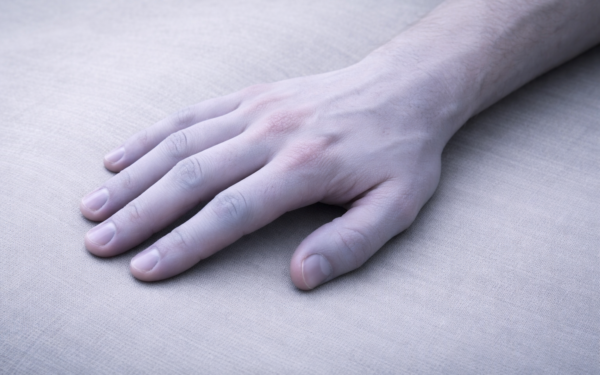 Vyras nubudo pamėlynavęs, būklė išgąsdino net medikus: paaiškėjo tikroji to priežastis