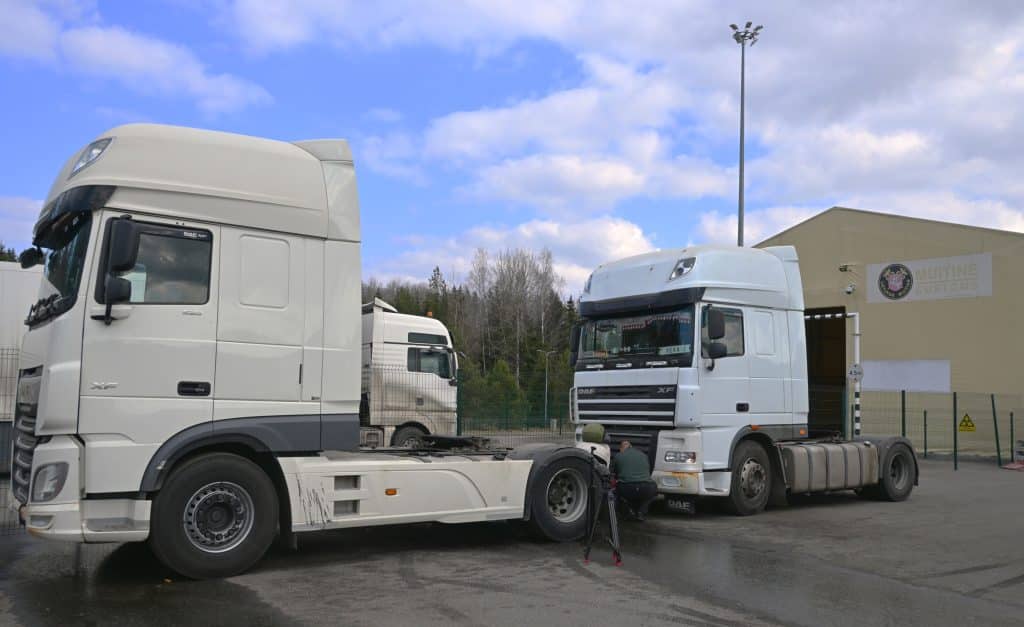 Medininkuose sulaikyti į Rusiją vykę vilkikai. ELTA nuotr.