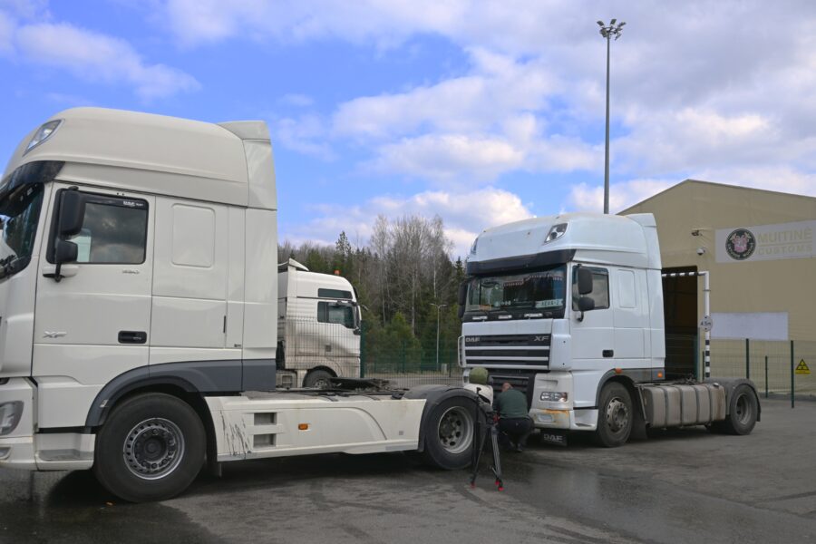 Medininkuose sulaikyti į Rusiją vykę vilkikai. ELTA nuotr.