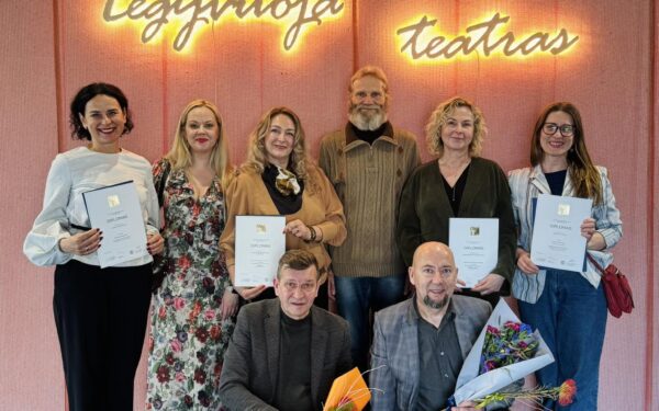 Apie tai kalba visi: „Tamsos švyturys“ susižėrė svarbiausius teatro apdovanojimus