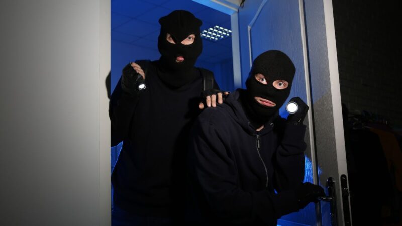 Radote prie durų degtuką ar siūlą? 7 ženklai, kad vagys jau gali būti nusižiūrėję jūsų butą