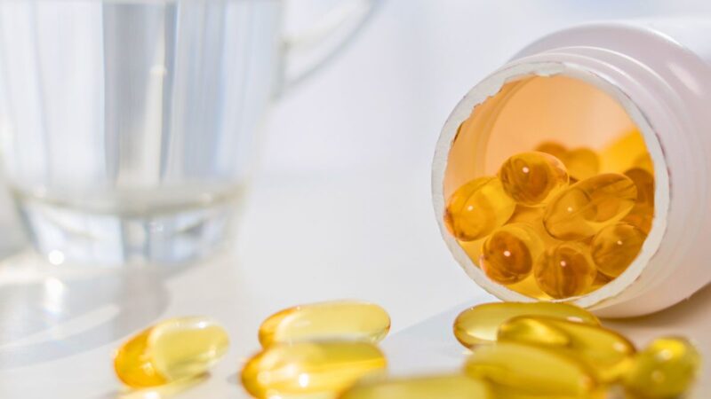 Geriate vitaminą D, bet naudos nėra? Gydytoja atskleidė priežastis, dėl ko kūnas neleidžia jo pasisavinti