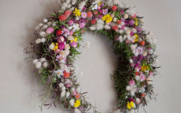 Neišleiskite pinigų dekoracijoms: sužinokite, kaip iš paprastų šakelių sukurti namų puošmeną