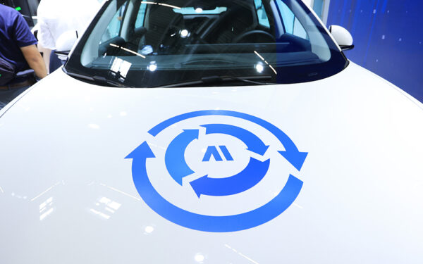 JAV biržą iškeitė į Honkongą: paslaptingas startuolis ruošiasi milijardiniam akcijų šuoliui