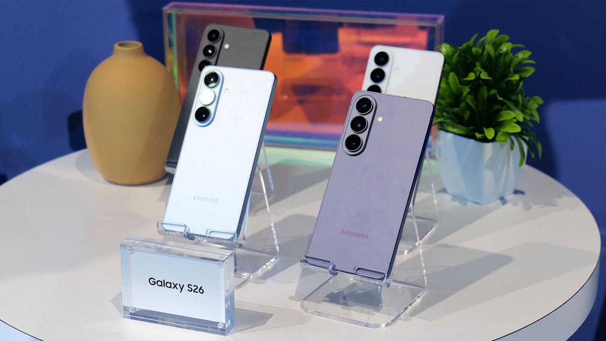 Naujas „Samsung“ nuvylė ar nustebino? Sužinokite, kuo „Galaxy S26“ lenkia „Galaxy S25“