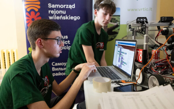 Tarptautiniame robotikos čempionate – Vilniaus rajono mokinių pergalės
