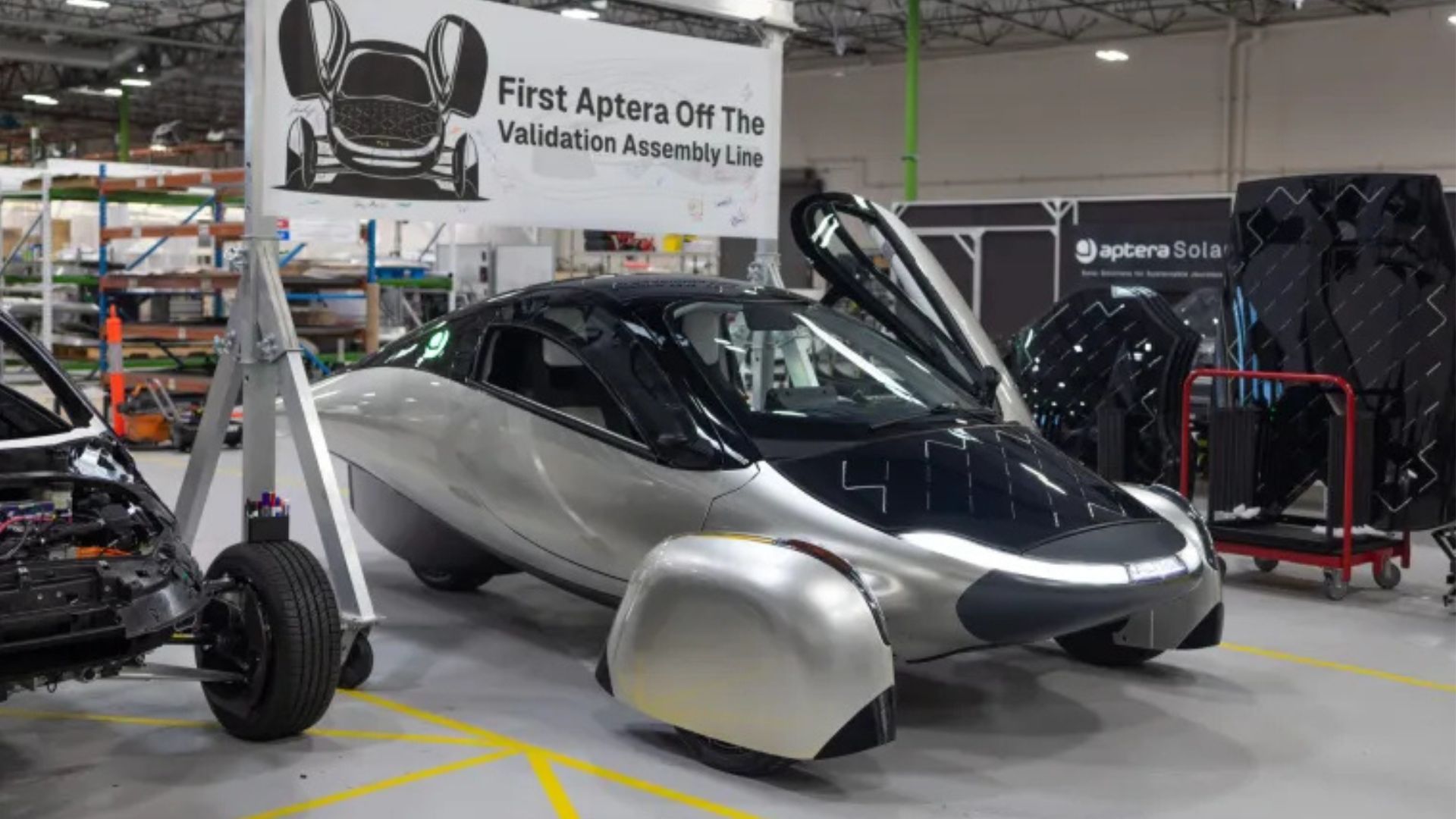 Dešimtmečio laukimas baigėsi: kaip atrodo pirmasis „Aptera“ saulės automobilis?