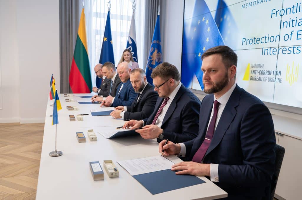 Kuriama antikorupcinė platforma Ukrainos atstatymo lėšoms apsaugoti