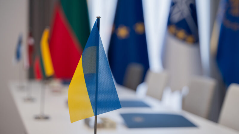 Baltijos šalys imasi veiksmų: kuriama antikorupcinė platforma Ukrainos atstatymo lėšoms apsaugoti