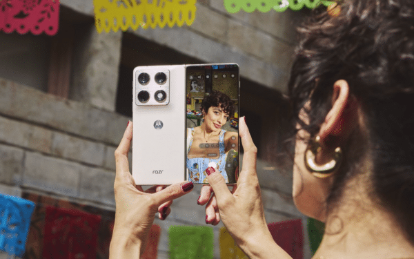 Atskleisti geriausių kamerų reitingai: „Motorola Razr fold“ aplenkė net galingiausius „Google“ modelius