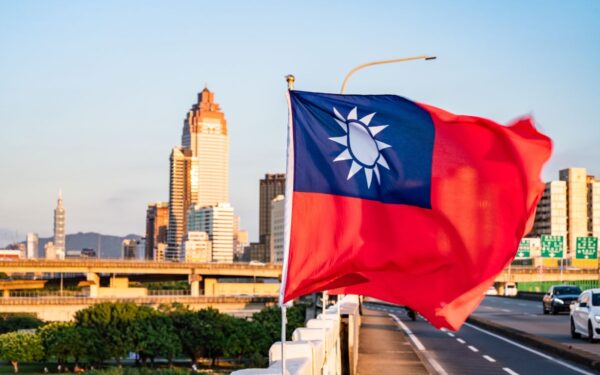 Nauja apklausa nustebino: štai, ką dauguma lietuvių galvoja apie Taivano atstovybės pavadinimo keitimą