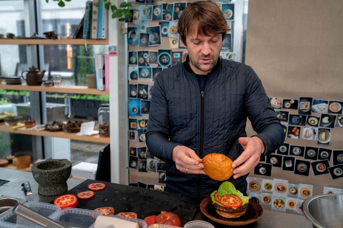 Vieno garsiausių pasaulio restoranų šefas atsistatydina: traukiasi po kaltinimų smurtu prieš darbuotojus