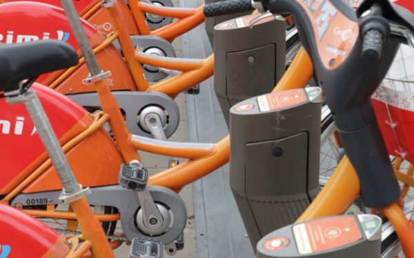 Naujas paspirtukų ir elektrinių dviračių sezonas Vilniuje: štai, ką privalo žinoti vairuotojai