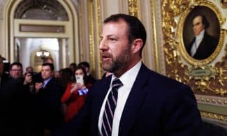 JAV Senatas naujuoju krašto saugumo sekretoriumi patvirtino buvusį mišrių kovos menų kovotoją Mulliną. EPA-ELTA