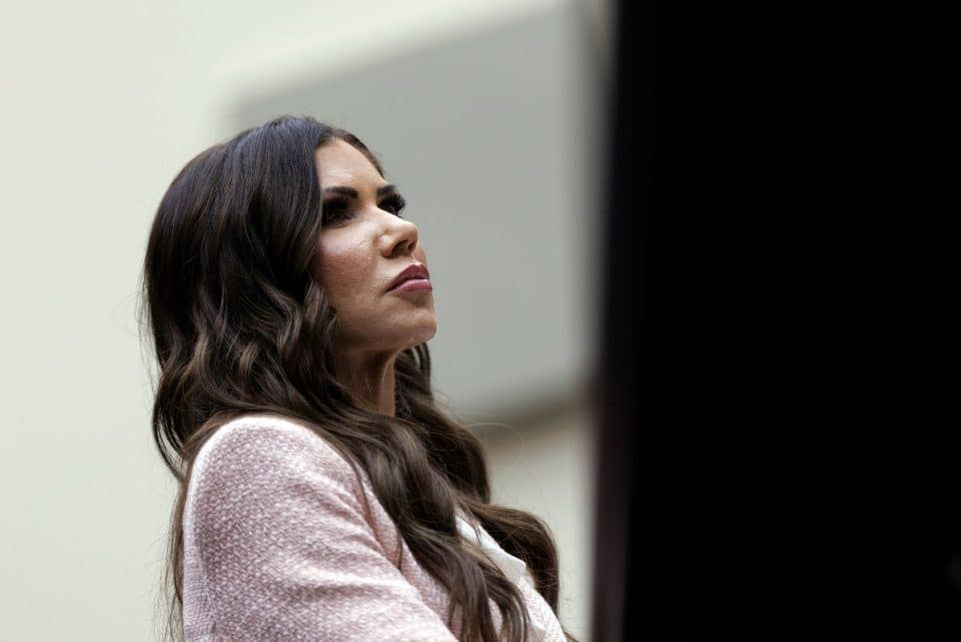 Pokyčiai JAV administracijoje: Trumpas atleido prieštaringai vertinamą ministrę