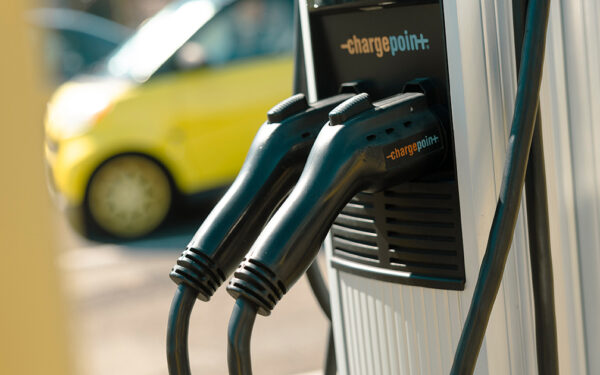 Elektromobilių bumas ne toks, kaip tikėtasi, realybė Baltijos šalyse kitokia