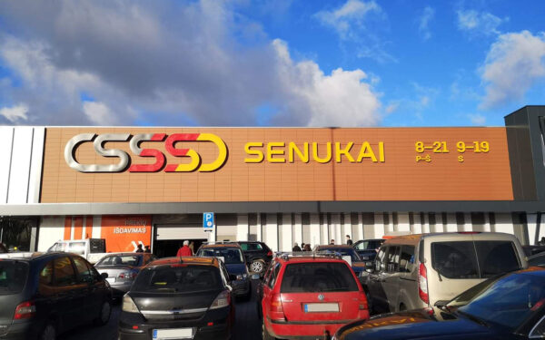 Po rekonstrukcijos Šilutėje pradėjo veikti atnaujintas „Senukų“ prekybos centras