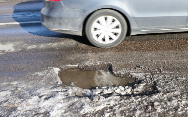 Panevėžyje startuoja duobių tvarkymo sezonas: pirmiausia imsis pavojingiausių vietų