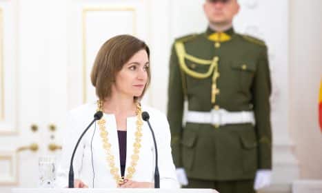 Prezidentūroje Vytauto Didžiojo ordinu su aukso grandine apdovanota Moldovos prezidentė Maia Sandu. Mariaus Morkevičiaus (ELTA) nuotr.