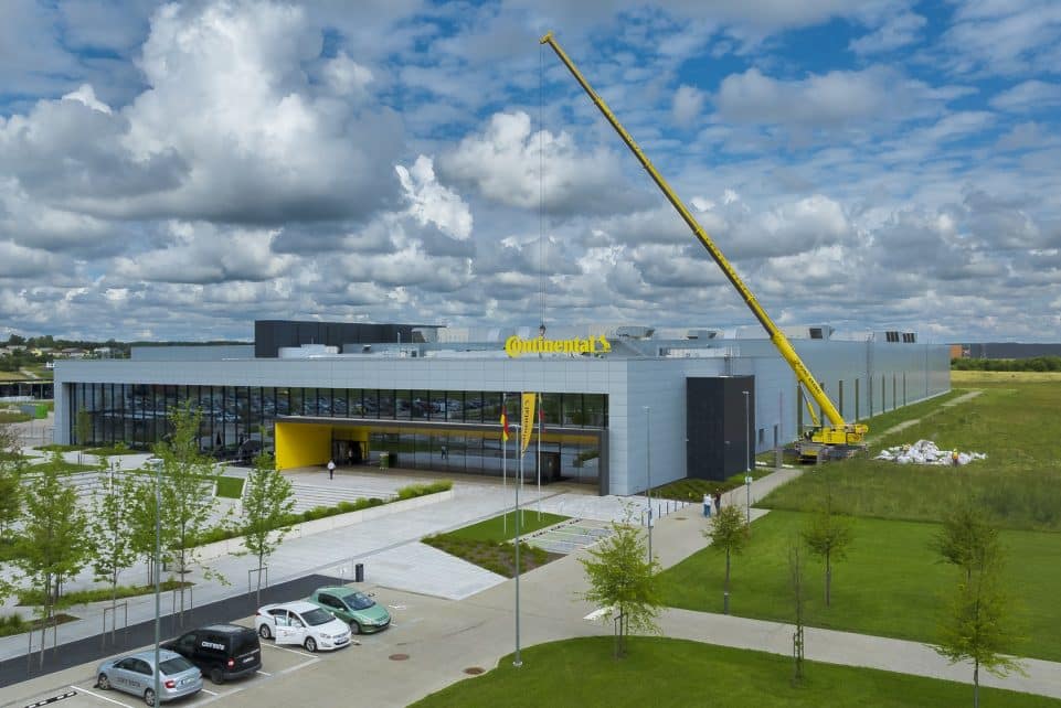 „Merko“ baigė statyti bendrovės „Continental Automotive Lithuania“ gamyklą Kaune. „Merko statyba“ nuotr.