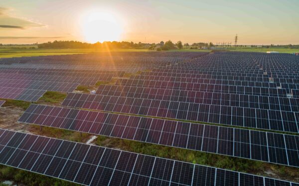 Milijoninė investicija Rokiškyje: saulės elektrinės keis regiono energetiką