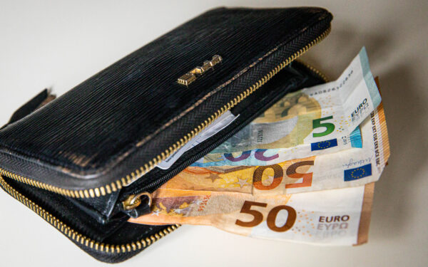 Daugiau jokių grynųjų pinigų: šioje įstaigoje nuo šiol atsiskaitymas vyks tik kortelėmis