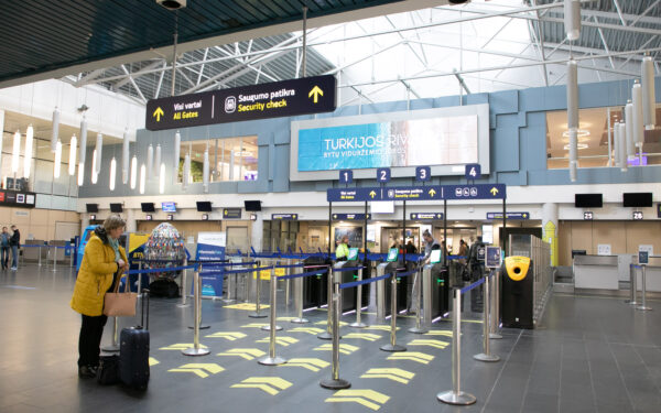 Įtampa Artimuosiuose Rytuose jau veikia ir Lietuvą: atšaukiami skrydžiai, pasitikrinkite  informaciją