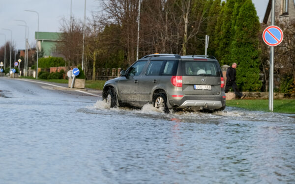 Pakilo Nevėžio vandens lygis Panevėžyje: savivaldybė komentuoja situaciją