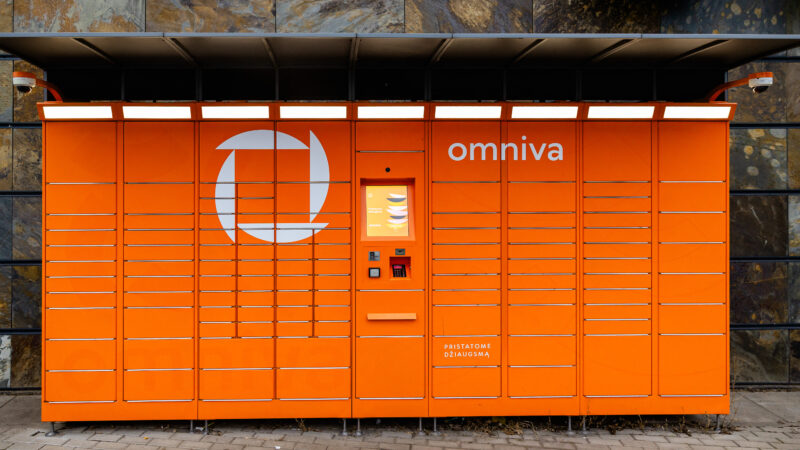 Pensijų pinigai sukėlė chaosą: „Omniva“ praneša apie galimus siuntų vėlavimus