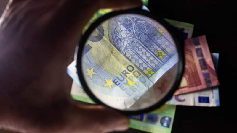 Reaguoti privalo besinaudojantys grynaisiais: viena klaida ir liksite be gyvenimo santaupų