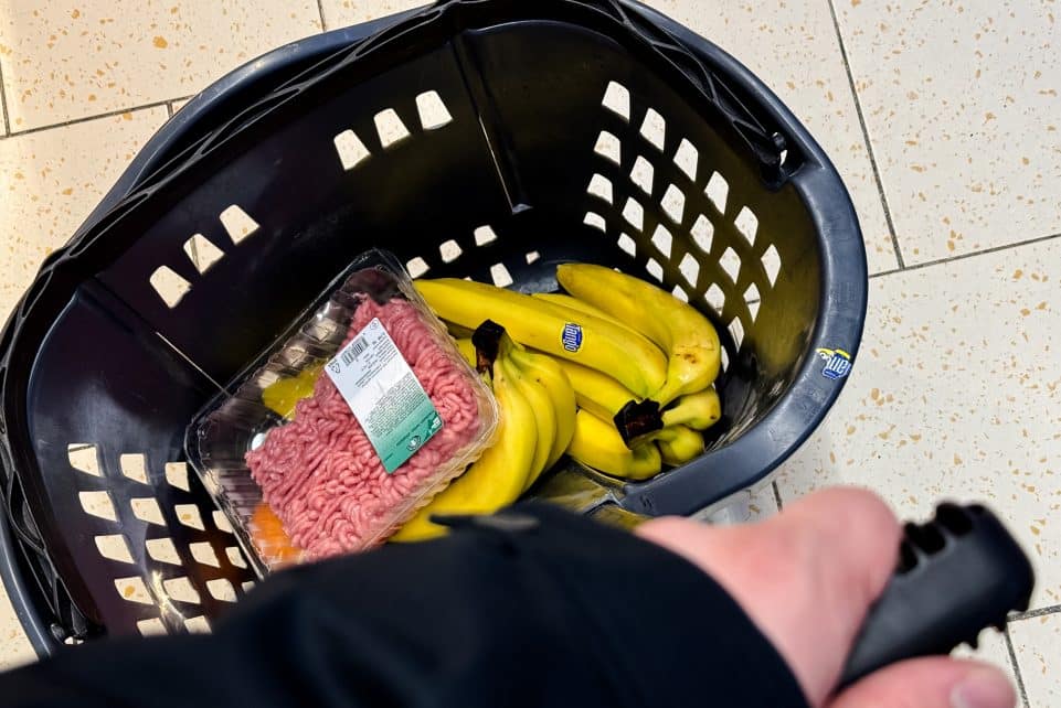 Pirkinių krepšelis parduotuvėje. ELTA / Josvydas Elinskas