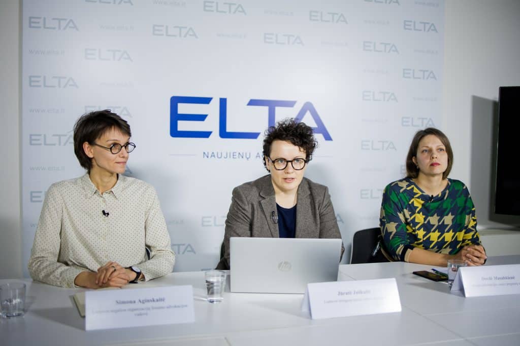 Lietuvos žmogaus teisių centro spaudos konferencija "Reikia ne tulpių, o Stambulo konvencijos ratifikavimo". ELTA / Josvydas Elinskas