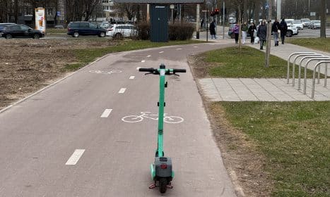 Netvarkingai pastatyti Bolt elektriniai paspirtukai. ELTA / Andrius Ufartas