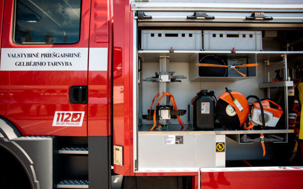 Ugniagesiai skambina pavojaus varpais: žolės gaisrai šiemet jau nuniokojo didelius plotus