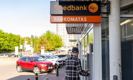 „Swedbank" bankomatas. ELTA / Andrius Ufartas