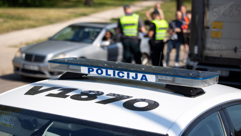 Jonavos rajone – mirtinas incidentas remontuojamoje kelio atkarpoje, žuvo vyras