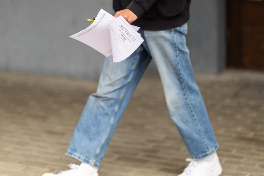 Abiturientai po valstybinio matematikos egzamino. ELTA / Žygimantas Gedvila